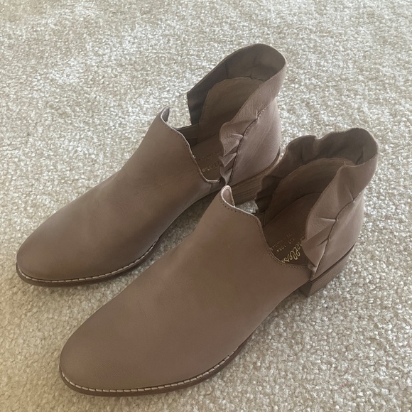 Seychelles Renowned Bootie Taupe Size 37.5 - Picture 13 of 16